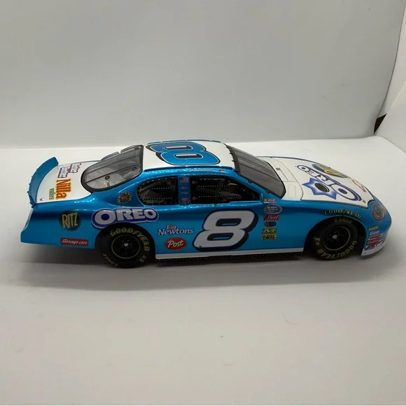 2004 Dale Earnhardt Jr #8 Oreo/Ritz NASCAR 1:24 Scale Stock Car - Picture 12 of 16